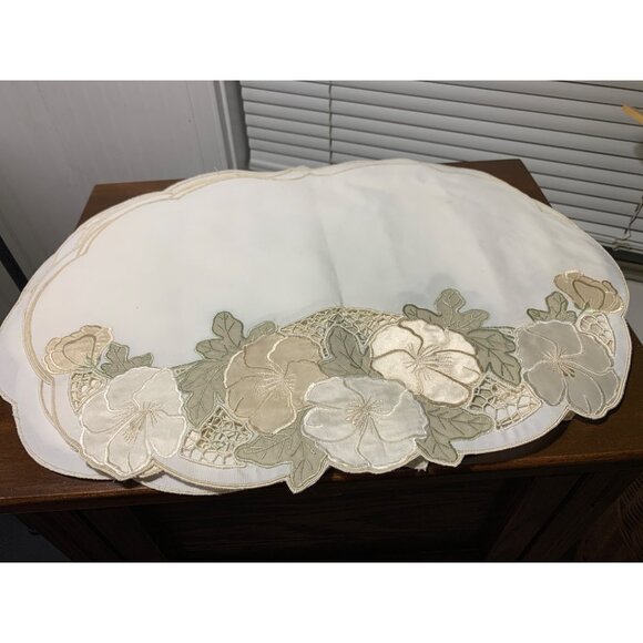 9 PC Applique Embroidery Table Linen Set Rustan’s - Picture 3 of 6